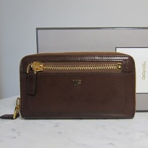 Rare TOM FORD Cognac Leather Zip Around Wallet